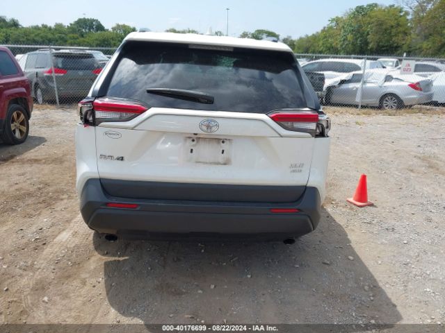2T3A1RFVXMW143631 Toyota Rav4 Xle Premium