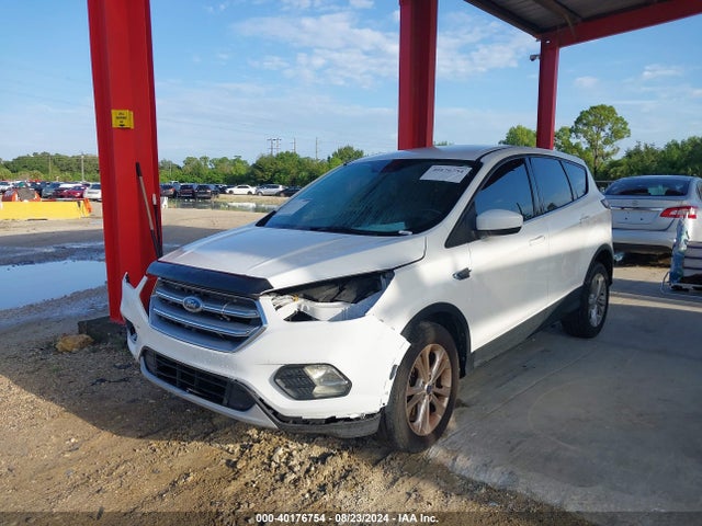 Ford ESCAPE SE 2017 1FMCU0GD4HUA09858 Image 2