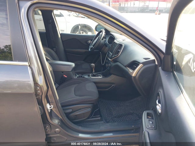 Jeep Cherokee Latitude 2015 1C4PJLCS8FW547775 Image 5