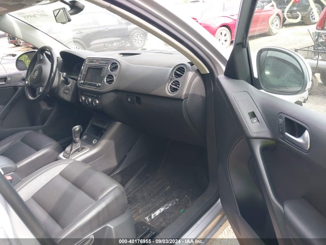 WVGAV7AX3HK024184 Volkswagen Tiguan 2.0t/2.0t S