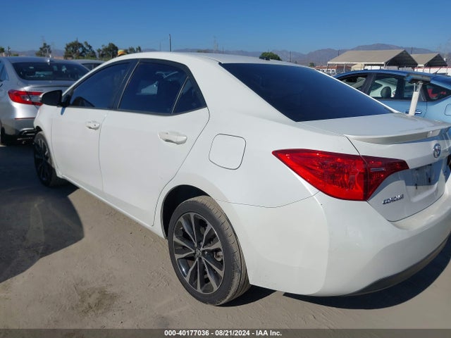 Toyota COROLLA SE 2017 5YFBURHE5HP599061 Image 3