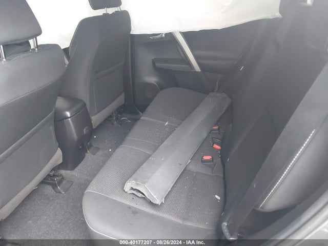 Toyota Rav4 Xle 2018 2T3WFREV1JW519265 Image 8