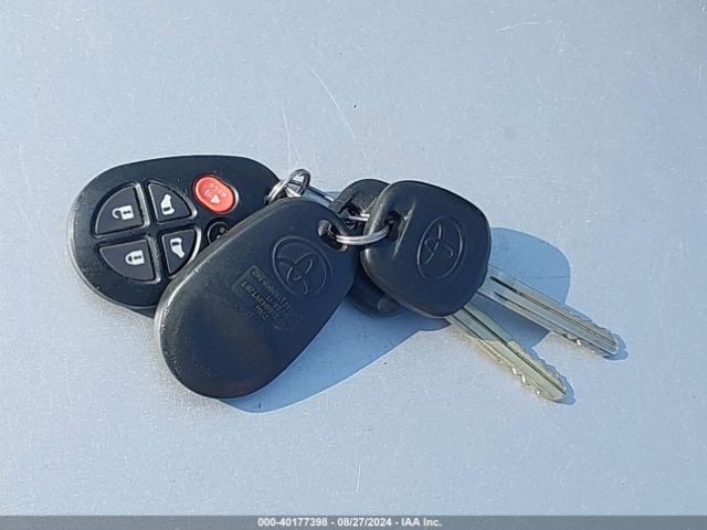 5TDYK3DC3ES515842 Toyota Sienna Xle V6 8 Passenger