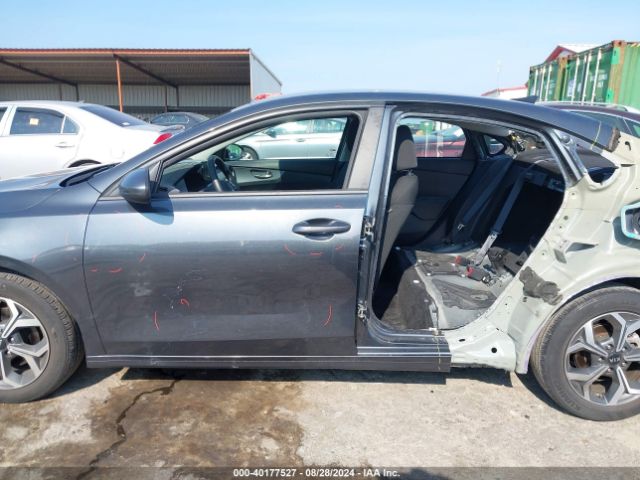 3KPF24AD1ME325122 KIA Forte Lxs