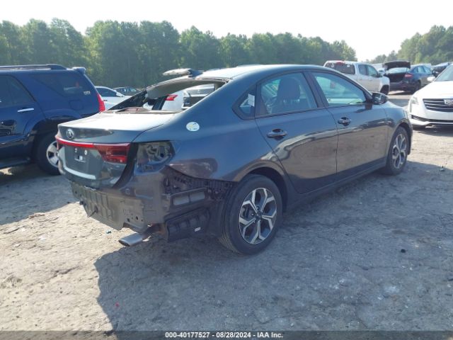 3KPF24AD1ME325122 KIA Forte Lxs