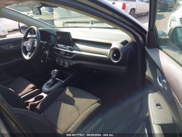 3KPF24AD1ME325122 KIA Forte Lxs