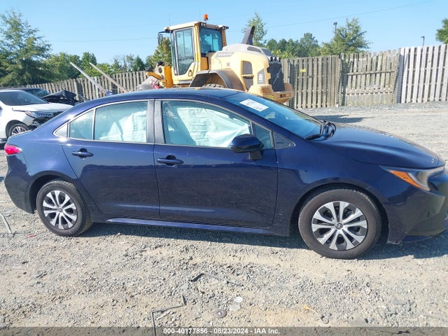 Toyota Corolla Hybrid Le 2022 JTDEAMDE9NJ058318 Image 13