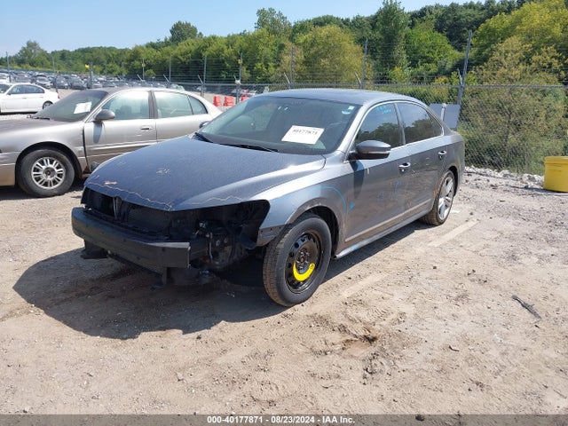 1VWBS7A34FC030076 Volkswagen Passat 1.8t Se