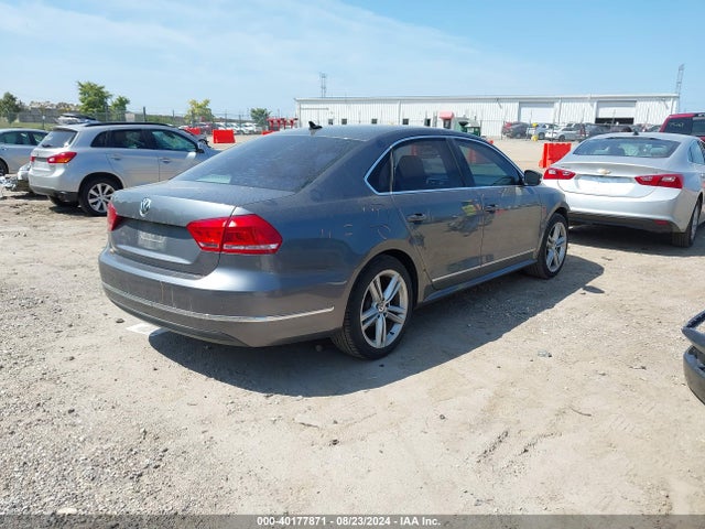 1VWBS7A34FC030076 Volkswagen Passat 1.8t Se