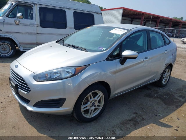 Ford FIESTA SE 2019 3FADP4BJ9KM118998 Image 2