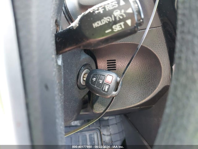 Toyota COROLLA LE 2018 5YFBURHE7JP767501 Image 11