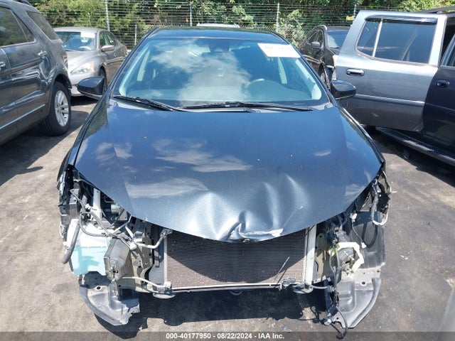 Toyota COROLLA LE 2018 5YFBURHE7JP767501 Image 13