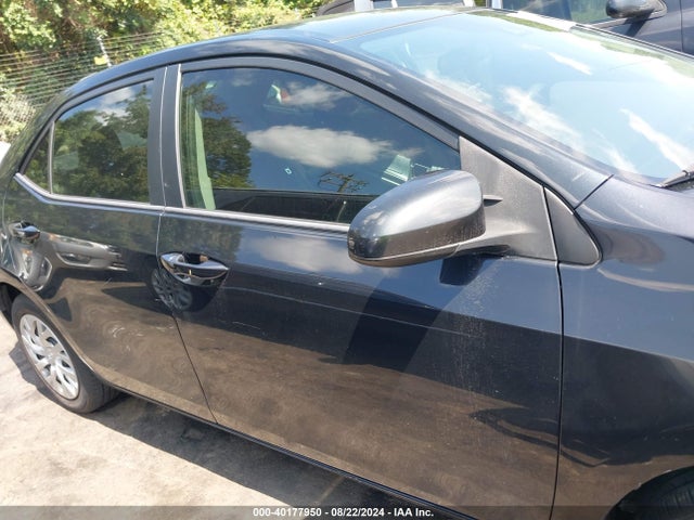 Toyota COROLLA LE 2018 5YFBURHE7JP767501 Image 14