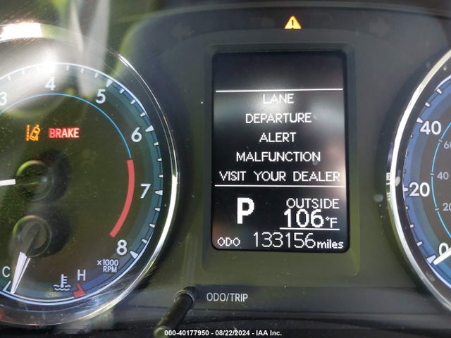 Toyota COROLLA LE 2018 5YFBURHE7JP767501 Image 16