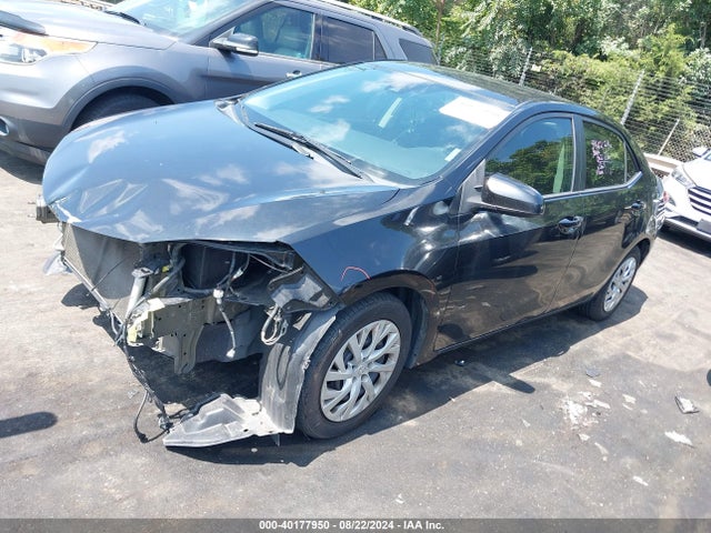 Toyota COROLLA LE 2018 5YFBURHE7JP767501 Image 2