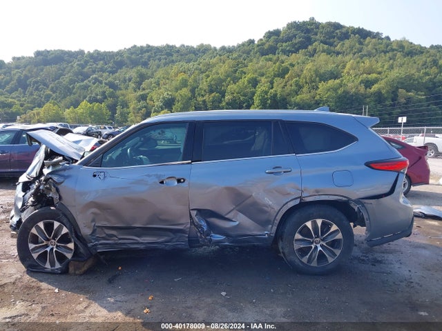 Toyota Highlander Xle 2021 5TDGZRBH4MS117403 Image 14