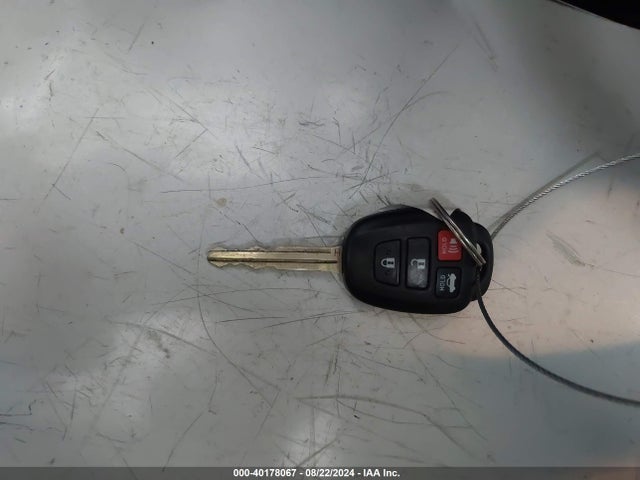 Toyota COROLLA LE 2018 5YFBURHE6JP845413 Image 11