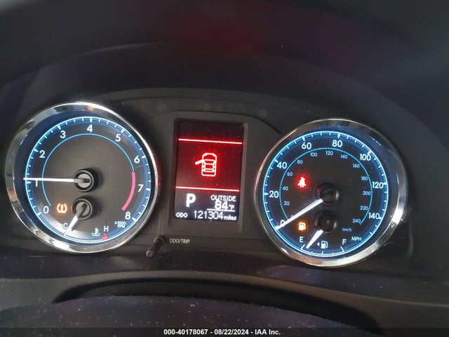 Toyota COROLLA LE 2018 5YFBURHE6JP845413 Image 16