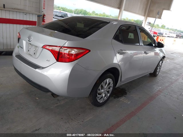 Toyota COROLLA LE 2018 5YFBURHE6JP845413 Image 4