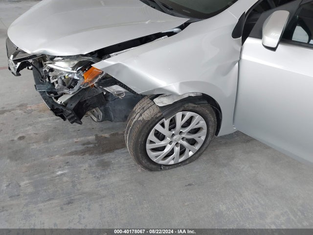 Toyota COROLLA LE 2018 5YFBURHE6JP845413 Image 6