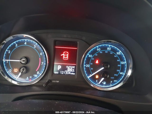 Toyota COROLLA LE 2018 5YFBURHE6JP845413 Image 7