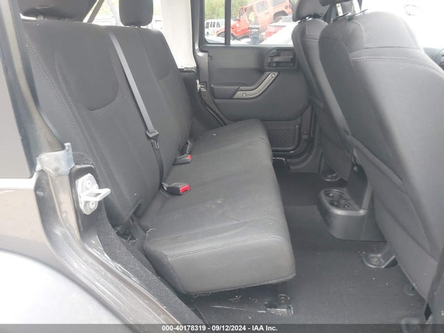 1C4BJWDG9HL690941 Jeep Wrangler Unlimited Sport 4x4