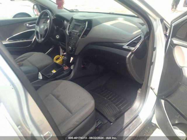 KM8SMDHFXGU143758 Hyundai Santa Fe Se