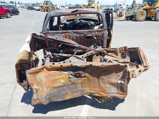 5TFSZ5AN3JX133835 Toyota Tacoma Sr5 V6