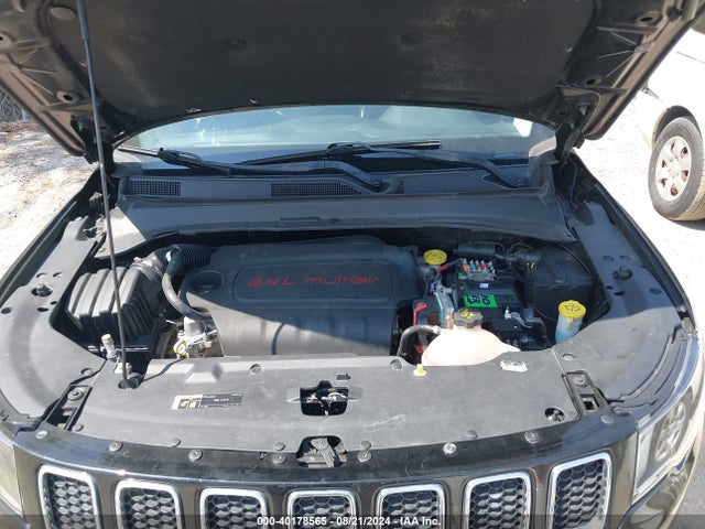 3C4NJCCB7JT240376 Jeep Compass Limited Fwd