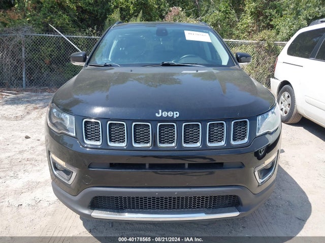 3C4NJCCB7JT240376 Jeep Compass Limited Fwd