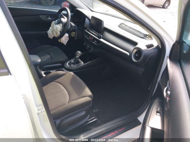 3KPF24AD9ME326339 KIA Forte Lxs