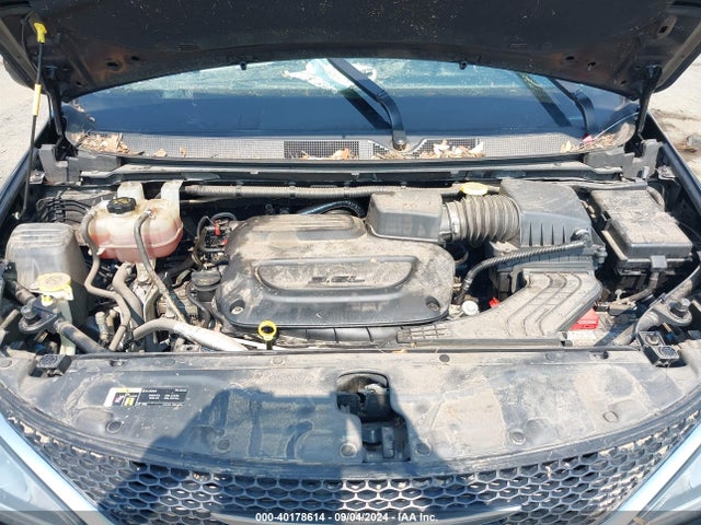 2C4RC1BG0KR715268 Chrysler Pacifica Touring L