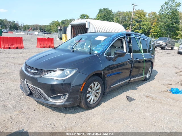 2C4RC1BG0KR715268 Chrysler Pacifica Touring L