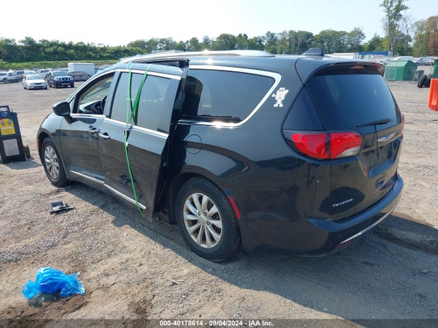 2C4RC1BG0KR715268 Chrysler Pacifica Touring L