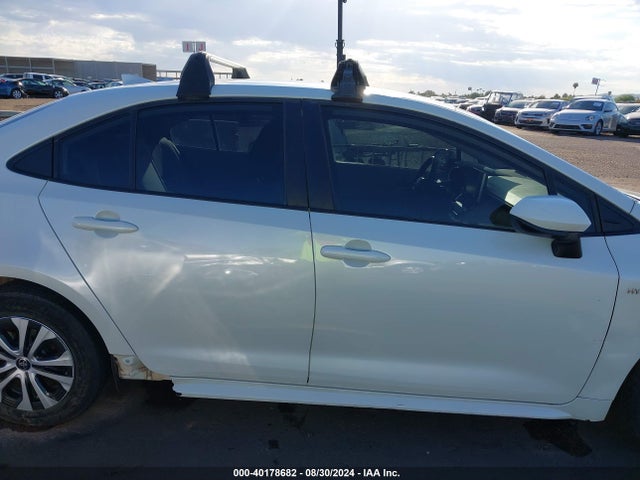 Toyota Corolla Hybrid Le 2021 JTDEAMDE1MJ017678 Image 13