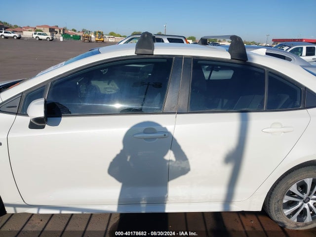 Toyota Corolla Hybrid Le 2021 JTDEAMDE1MJ017678 Image 14