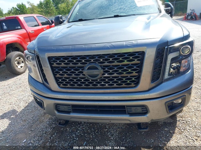 1N6BA1F40JN526877 Nissan Titan Xd Sl Diesel