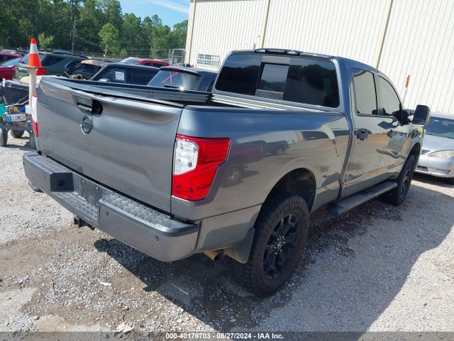 1N6BA1F40JN526877 Nissan Titan Xd Sl Diesel