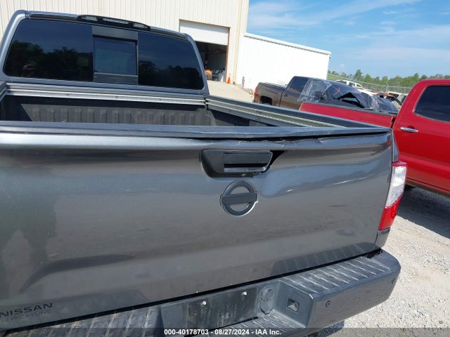 1N6BA1F40JN526877 Nissan Titan Xd Sl Diesel