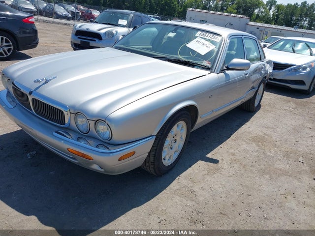 2000 JAGUAR XJ8 SAJDA14C7YLF17514 Photo 1