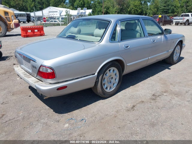 2000 JAGUAR XJ8 SAJDA14C7YLF17514 Photo 3