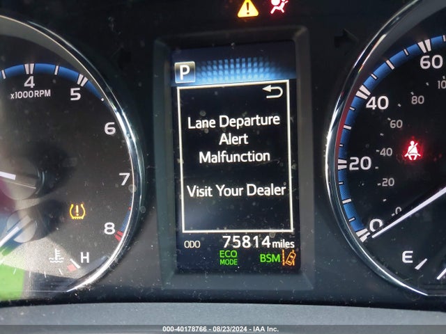 Toyota Rav4 Limited 2018 2T3DFREV1JW845803 Image 16