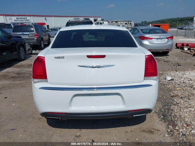 Chrysler 300C 2016 2C3CCAEG5GH189741 Image 16