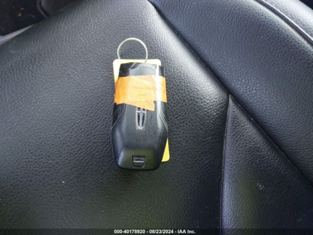 5LMCJ1C97GUJ12607 Lincoln Mkc Premier