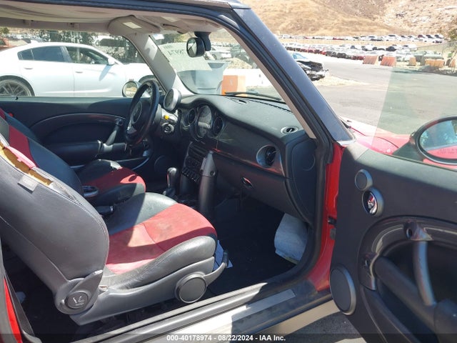 2006 MINI COOPER WMWRC33596TJ76167 Photo 4