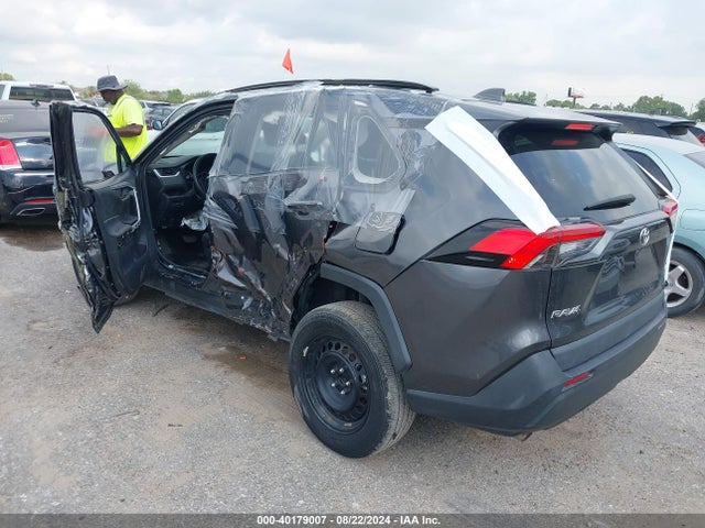 Toyota RAV4 LE 2020 2T3H1RFV0LC046758 Image 3