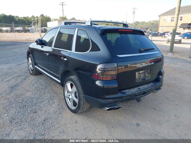 2005 PORSCHE CAYENNE WP1AC29P45LA91866 Photo 2