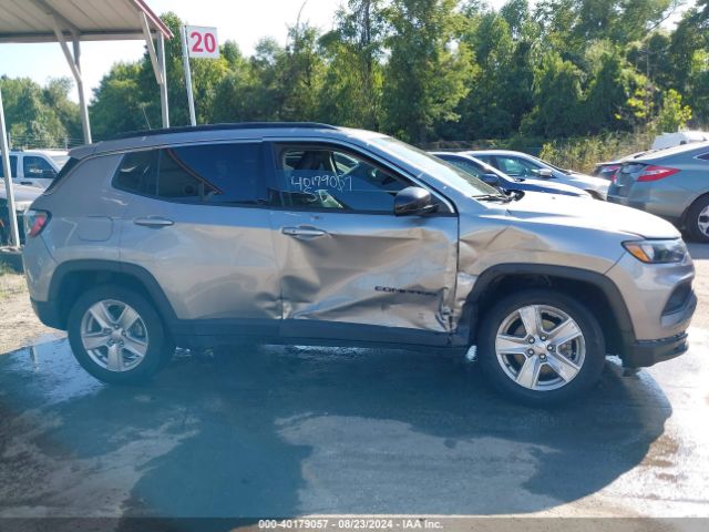 3C4NJDBB0NT127155 Jeep Compass Latitude 4x4