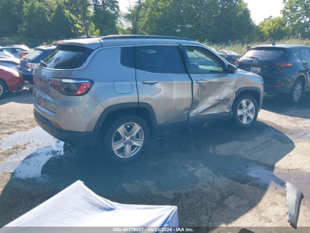 3C4NJDBB0NT127155 Jeep Compass Latitude 4x4