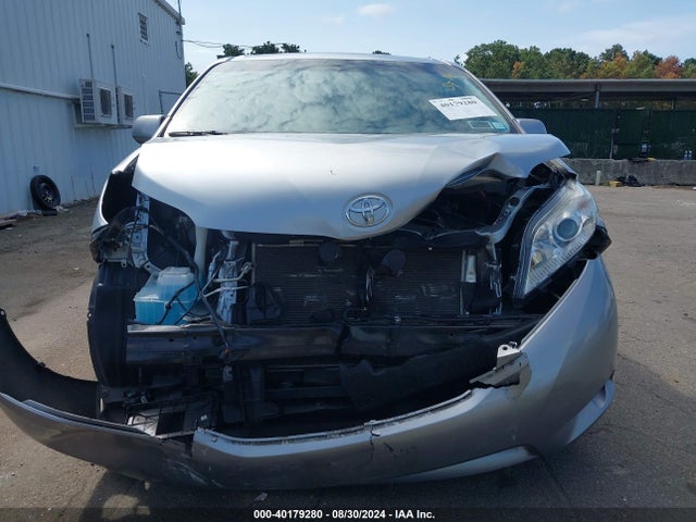 Toyota Sienna Xle 7 Passenger 2017 5TDDZ3DC2HS178756 Image 13